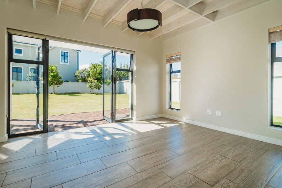 3 Bedroom Property for Sale in Kraaibosch Country Estate Western Cape